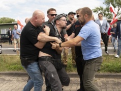 Interwencja policji podczas spotkania z Kaczyńskim w Rosówku