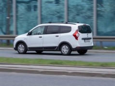 Pojemny samochód na lato: używana Dacia Lodgy i Dacia Dokker z LPG. Krajowe ogłoszenia
