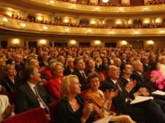 W teatrze La Scala przywrócono kodeks ubiorów. Zakaz szortów i podkoszulków