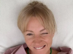 Dorota Szelągowska na flamingu z ważnym przesłaniem. „Kochajcie się, bo szkoda czasu”