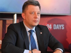 Obrona w Europarlamencie. Dworczyk: kierować pieniądze do polskiego przemysłu