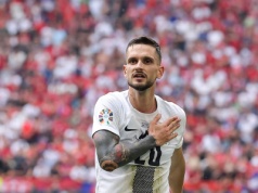 Legia pozyskała jednego piłkarza i… nie zgłosiła go do rozgrywek. Kabaret trwa