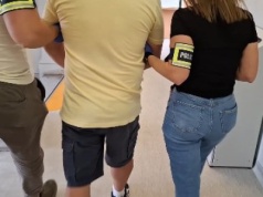 Podpalacz z ul. Kołobrzeskiej zatrzymany. Wpadł, gdy wjechał do rowu na Zatorzu