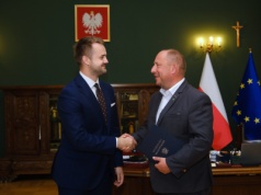 Bartek 2.0 nad Jeziorem Rożnowskim. Kultowy ośrodek przechodzi w ręce gminy. Będzie siłownia, kręgielnia i przystań!