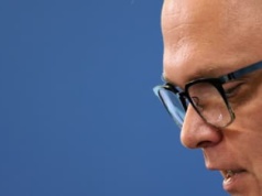Sprawa Hołowni: między naiwnością a normalnością. Czy Judasz pod osłoną nocy poszedł zdradzić Pana?