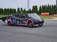 Łódź Solar Team pracuje nad kolejnym bolidem. Testy na torze [ZDJĘCIA, WIDEO]