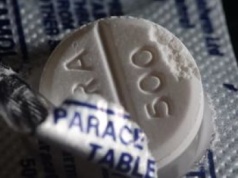 Natura zadziwia. Bakteria przekształca plastikowe odpady w paracetamol