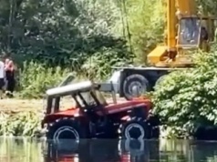 Tragedia nad Dunajcem. Traktor stoczył się do rzeki, kierowca utonął