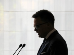 Tajne spotkanie Hołowni z PiS. Jego ludzie przerywają milczenie: "Nie wiemy, jakie było drugie dno"