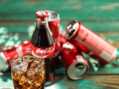 Coca-Cola w ogniu krytyki. Nowe śledztwo i pozew osłabiają giganta
