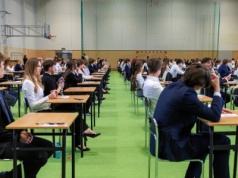 Matura wypadła nieco słabiej niż rok temu. Ale są i pozytywne zaskoczenia