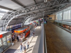 Ryanaira i Lotnisko Warszawa-Modlin podpisały umowę. Liczba pasażerów do 2030 r. pójdzie w miliony