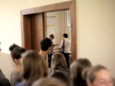 Wyniki matur spadają i będą spadać dalej. Dziadersi lamentują. Dla młodych to jest OK