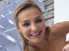 Sukienki idą w odstawkę. Komplet Małgorzaty Sochy króluje na ulicach i Instagramie
