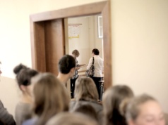 Wyniki matur spadają i będą spadać dalej. Dziadersi lamentują. Dla młodych minimum jest OK