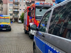 Dwie osoby nie żyją. Akcja w bloku (ZDJĘCIA)