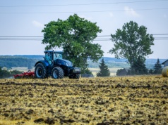 ARiMR zwiększa środki! Sprawdź, czy dostaniesz dotację na maszyny rolnicze 2025