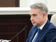 Sztuczna inteligencja na platformie X obraża ludzi. Minister cyfryzacji mówi dość