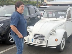 Citroën 2CV prezentem od męża dla żony na 40 rocznicę ślubu. Wzruszający film z Irlandii hitem w sieci!