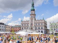 Zamość przygotowuje się na szóstą edycję „Zamojskiego Winogrania”. Święto wina i regionalnych smaków już w sierpniu!