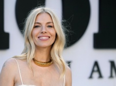 Sienna Miller znów zachwyciła na Wimbledonie. Ale kreacja