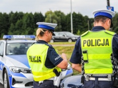 Gmina Barczewo. 36-latka bez prawa jazdy, dziecko bez fotelika, auto bez przeglądu