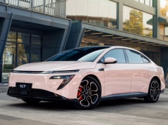 Nissan idzie szlakiem Mazdy. Czekamy na nowego, taniego sedana