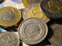 Przełom dla Polaków 50+ już obowiązuje. Rząd wprowadza nowe zasady i wsparcie