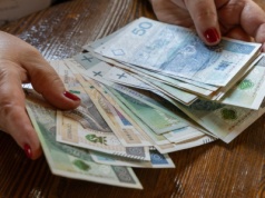 Ważne informacje dla 100 tys. emerytów. Rząd podjął decyzję w sprawie podwyżek