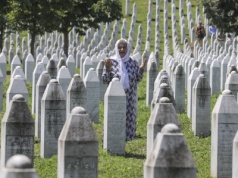 Głębokie rany po ludobójstwie w Srebrenicy. 