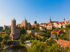 Miasto... musztardą płynące. Rzut beretem od Polski. 