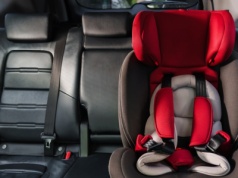 Auto nie ma Isofixa. Czy mogę go zamontować?