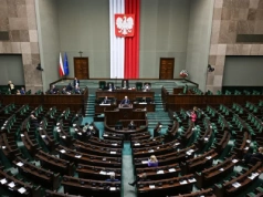 Sensacja w nowym sondażu. Trzy partie poza Sejmem