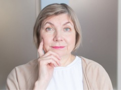 „Moja synowa miała się za wielką damę, a prostej zupy nie umiała ugotować. Nie mam pojęcia, co mój syn w niej widzi”