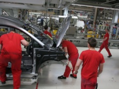 Volkswagen zamyka fabrykę w Chinach. Niemiecki koncern przegrał bitwę, ale co z wojną?