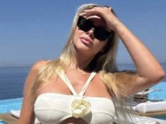 Muśnięta greckim słońcem Ola Ciupa pręży się w bikini za 4,5 tysiąca złotych
