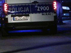 Atak nożem w centrum Tarnowa. Policja szuka napastnika