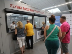 Lecisz na wakacje i nie masz paszportu? Na tych lotniskach w Polsce wyrobisz go na poczekaniu