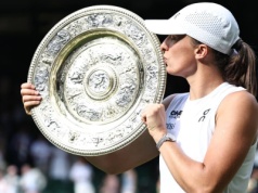 Iga Świątek wygrywa Wimbledon! Ile pieniędzy wygrała? Dużo, ale… połowę zjedzą jej podatki