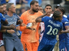 Skandal po finale KMŚ! Trener PSG postradał zmysły, uderzył piłkarza Chelsea [WIDEO]