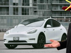 Elon zdjął czerwoną czapkę. Klienci znowu rzucili się na Tesle