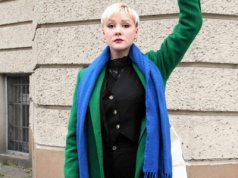 Znana aktywistka zaatakowana, bo trzymała tęczową parasolkę. 