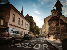 Autopay uruchamia usługi e-winiet w sześciu językach. Kierowcy z Europy kupią winiety w swoich językach