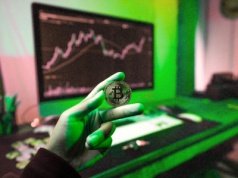 Bitcoin z nowym rekordem. Wyjaśniamy, co za tym stoi i czy warto jeszcze inwestować