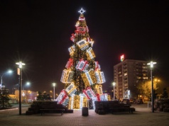 Gigantyczne choinki i świąteczne iluminacje – nowa jakość przestrzeni miejskiej w Małopolsce