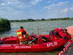 Groza na Lubelszczyźnie. Szkwał wywrócił żaglówki z dziećmi. Na wodzie pływały kapoki