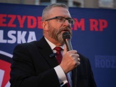 Braun z kolejną skandaliczną wypowiedzią. Szef MON: Czas na reakcję służb