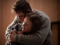 Gwiazda „Stranger Things” w horrorze OPĘTANI. Zobaczcie zwiastun