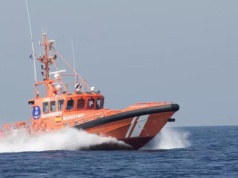 54 migrantów dotarło do El Hierro po tygodniu na morzu