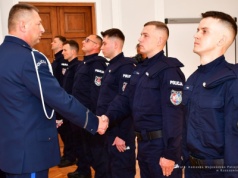 Ośmiu nowych funkcjonariuszy w podkarpackiej policji [ZDJĘCIA]